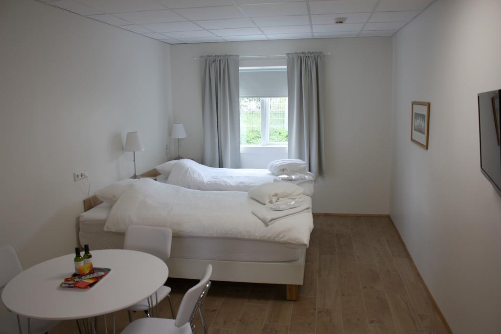 Ak Apartments آكيورِيْري الغرفة الصورة